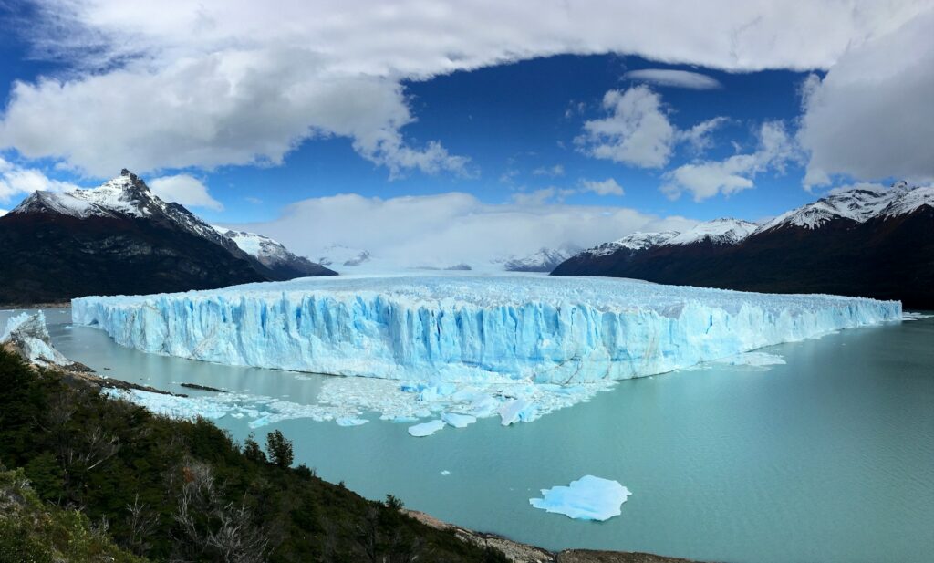 landscape photography of white iceburg